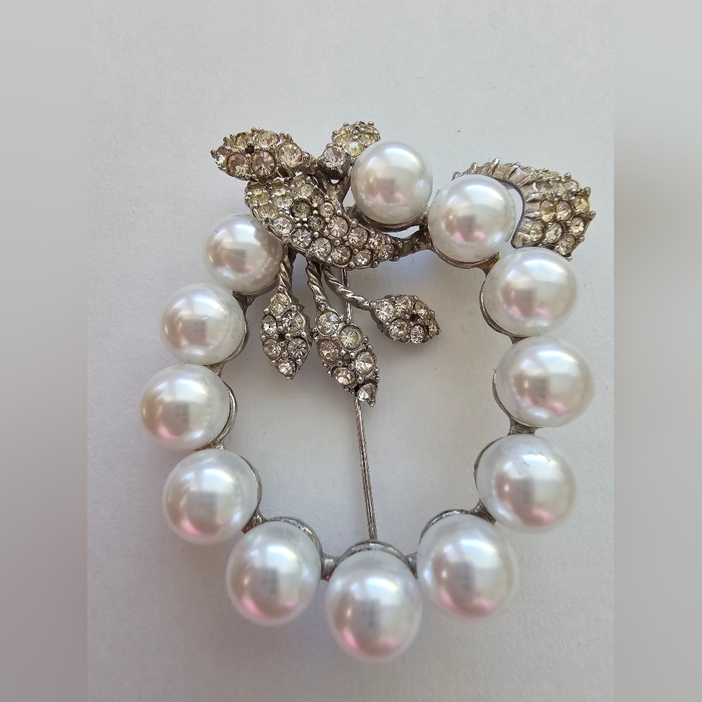 Vintage Marvella Sterling Silver Faux Pearl & Rhinestone Wreath Brooch